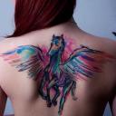 Akvarel tetovaža Jednobojna tetovaža u stilu akvarela.